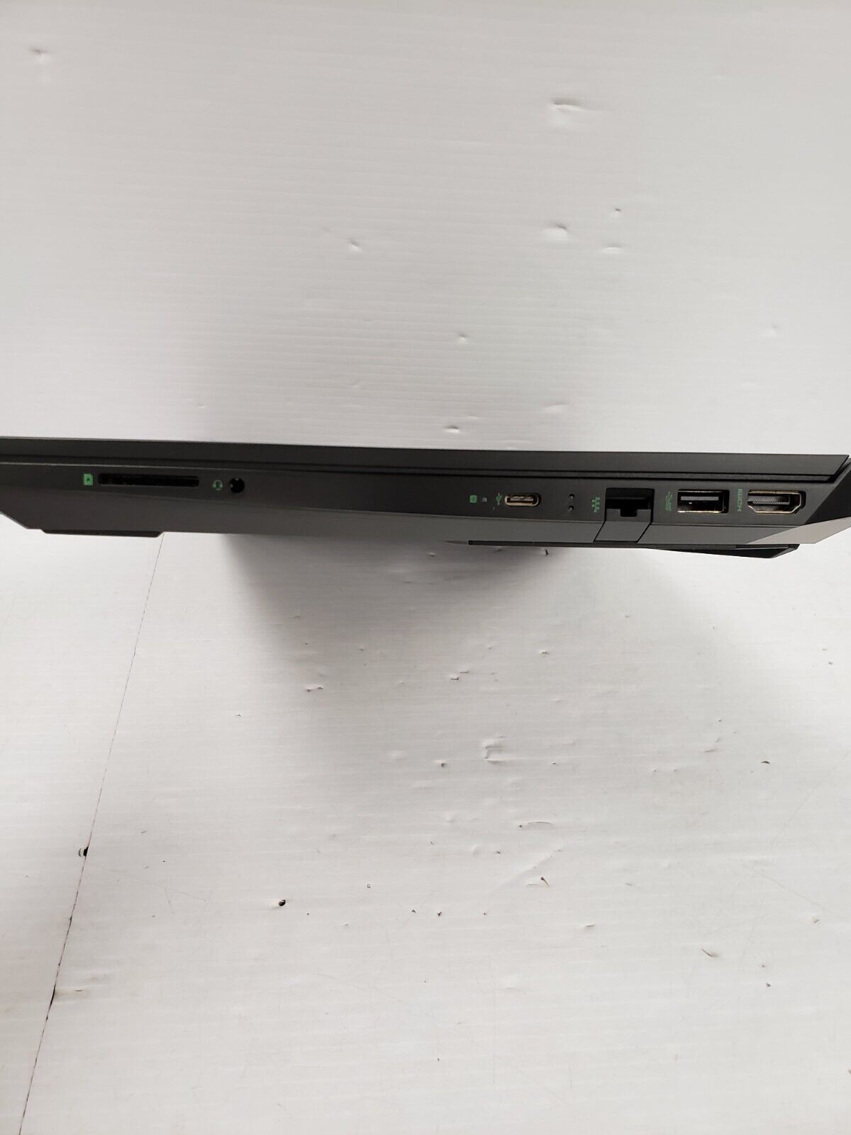 (42390-1) HP 15-EC2010CA Pavillion 15 Laptop