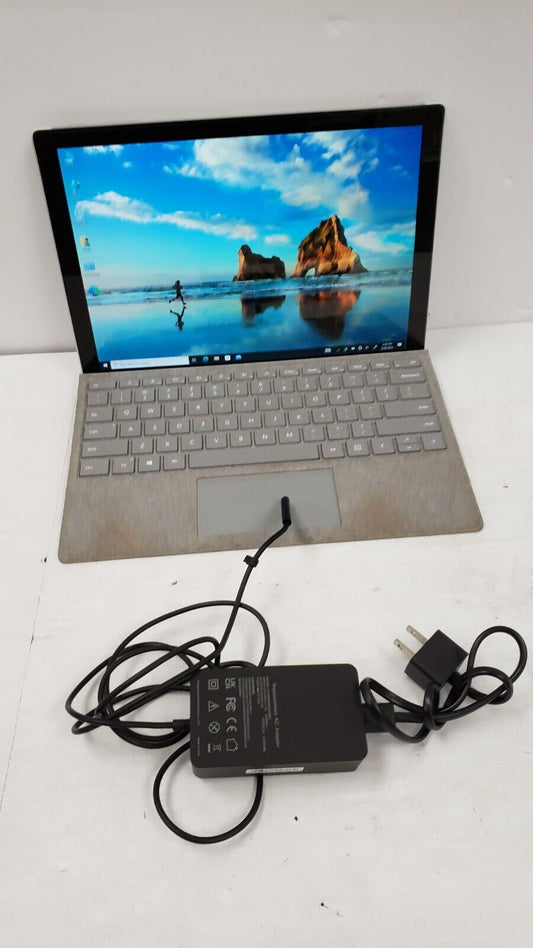 (54077-1) Microsoft Surface  1796 Laptop