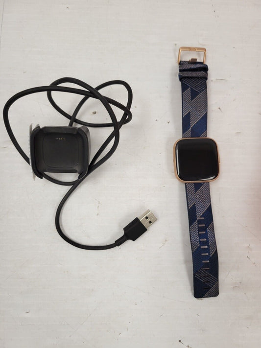 (56785-1) Fitbit FB507 Smart Watch