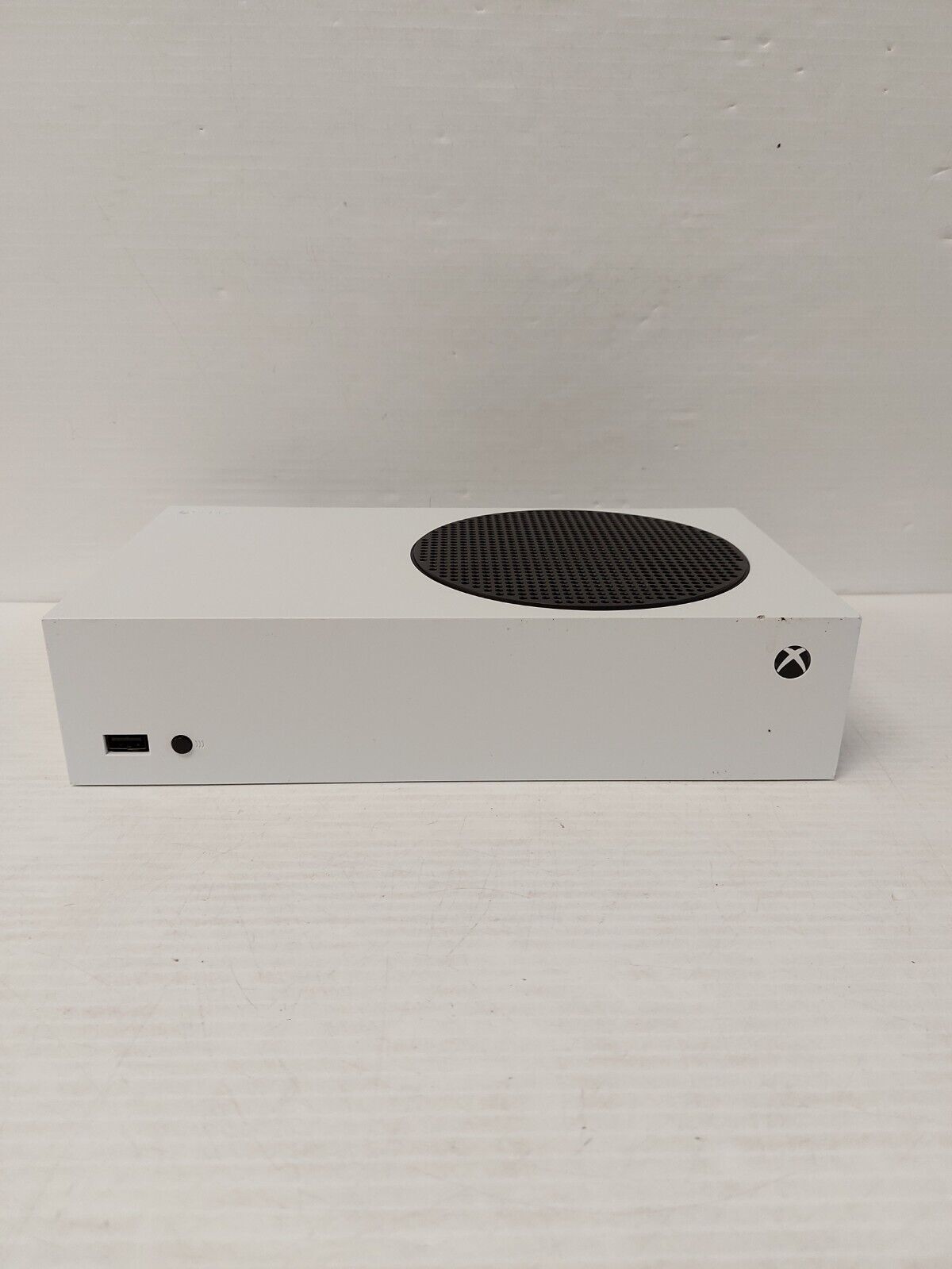 (N81220-2) Microsoft 1883 Xbox One Series S