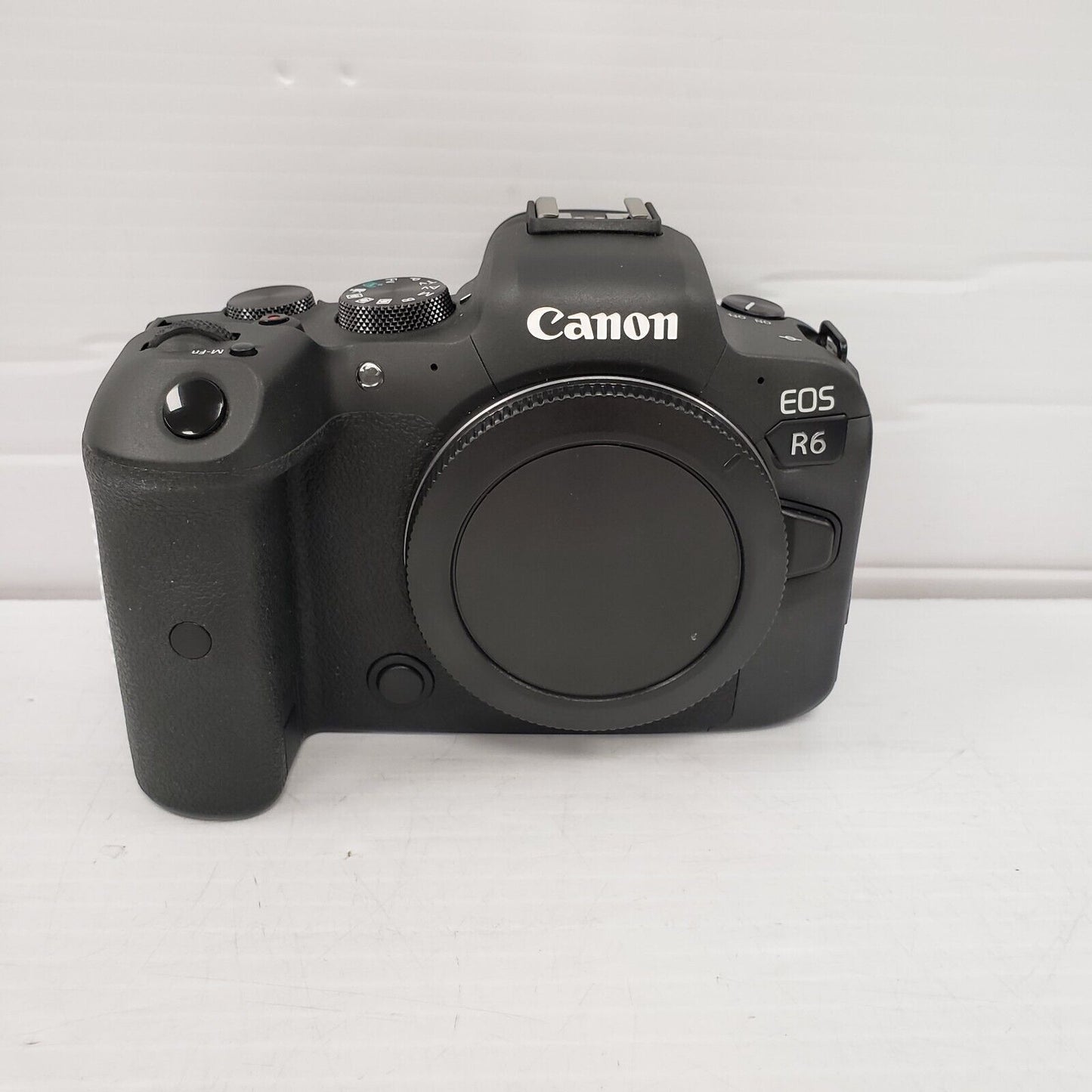 (I-34764) Canon EOS R6 DSLR Camera Body