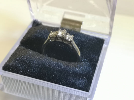 (N46578) 14K White Gold Ladies Ring w/ Diamonds