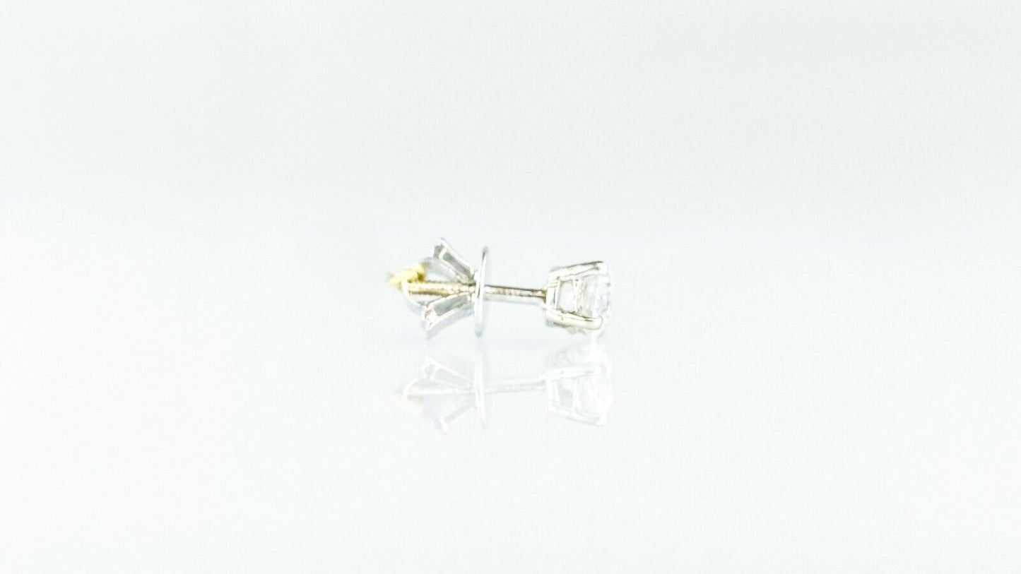(I-4730-208) 18k white gold screw back diamond stud earring