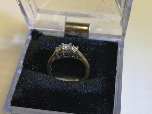 (N43080) 14K Duo Gold Ring w/ 3 Princess Diamonds