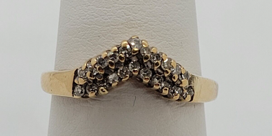 (NI-2219) Ladies 10K V Pattern Style Diamond Ring