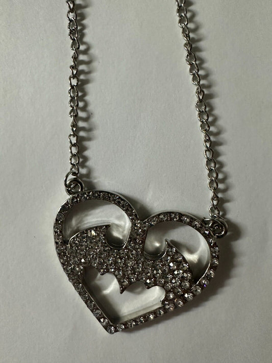 (LUP) Batman Heart Necklace