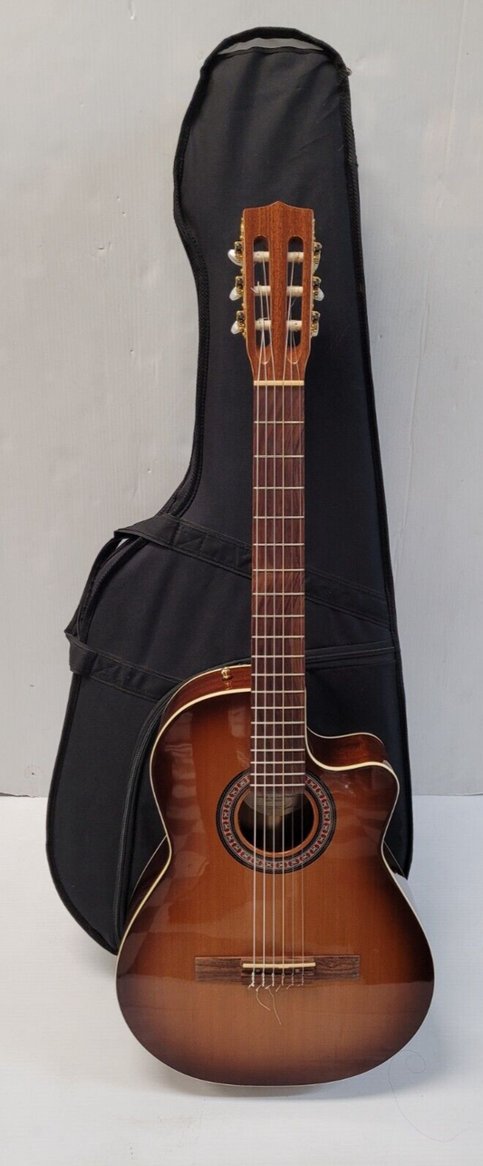 (N78487-1) La Patrie Hybrid CW Classical Guitar