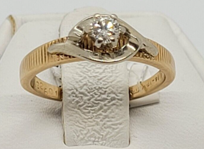 (N15665-1) Ladies 14-18K Duo Gold Solitaire Designed Band Ring