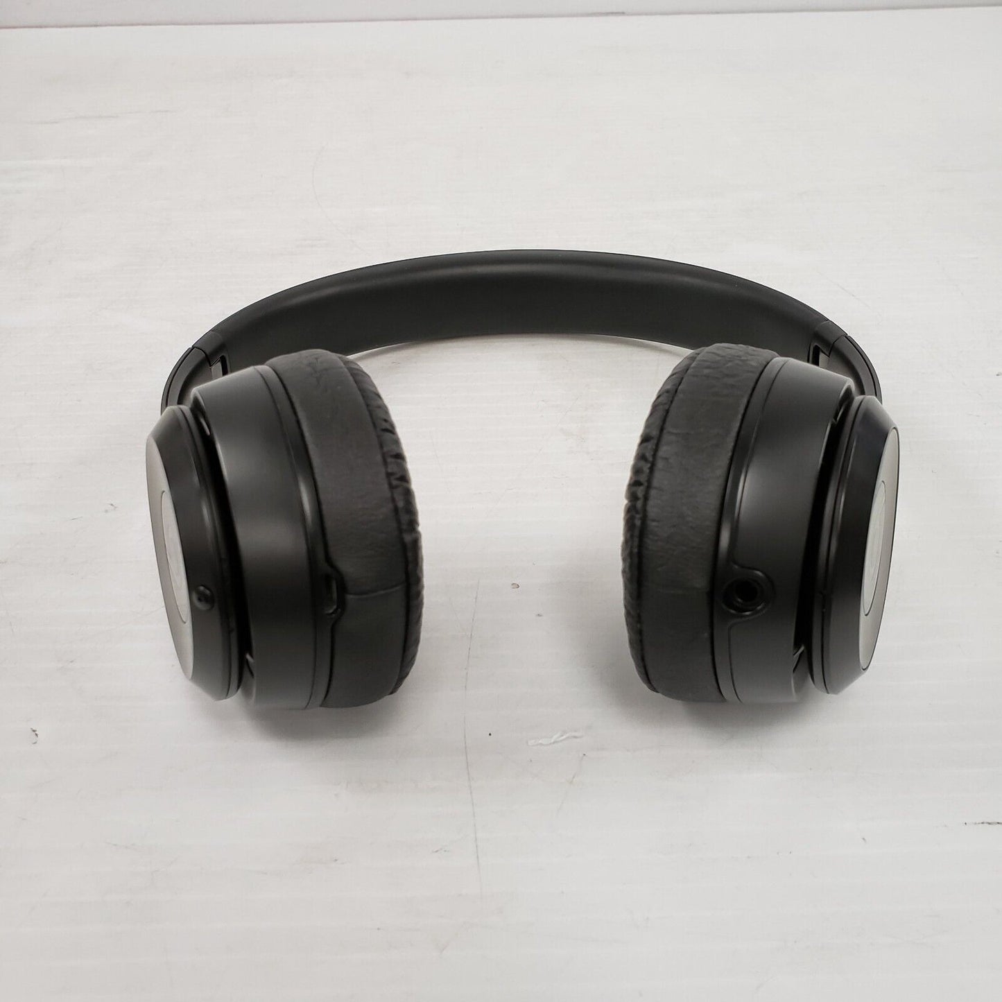 (52356-1) Apple A1796 Beats Solo 3 Headphones