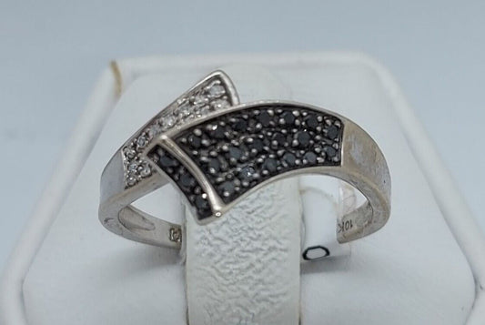 (NI-1600) Bague pour femme en or blanc 10 carats, 21 diamants noirs et 17 diamants blancs