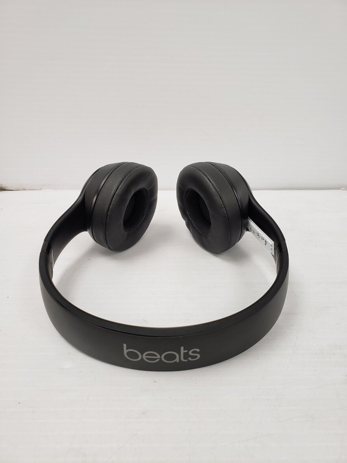 (34953-2) Beats A1796 Wireless Headphones