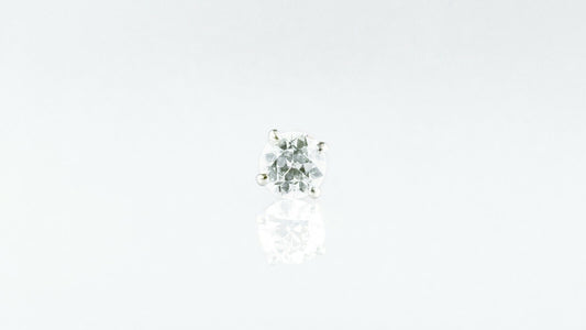 (I-4730-208) Boucle d'oreille à tige en diamant vissée en or blanc 18 carats