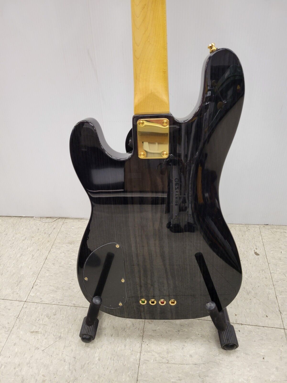 (50563-1) Guitare basse Prestige